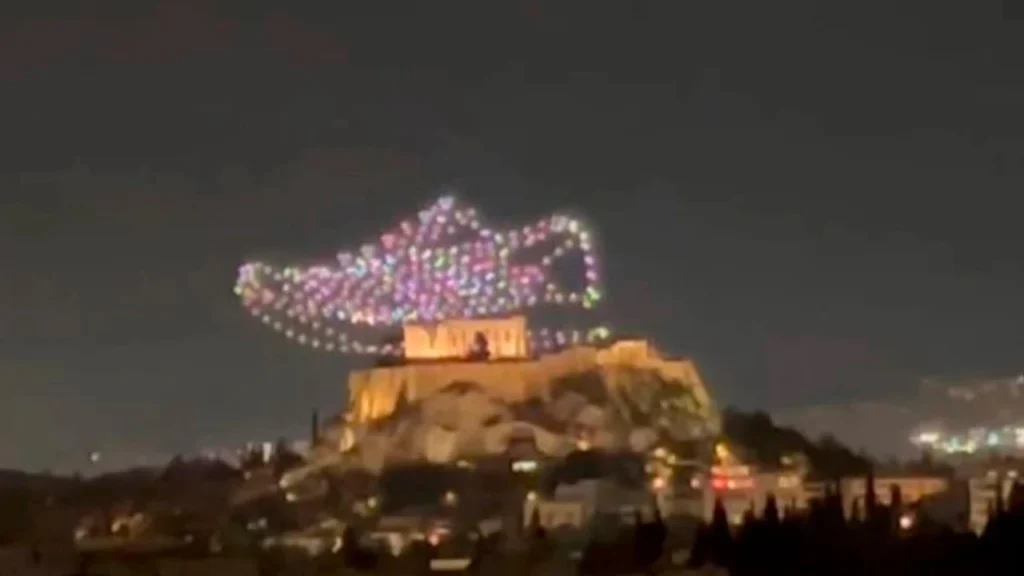Adidas, Akropolis’i Karıştırdı!